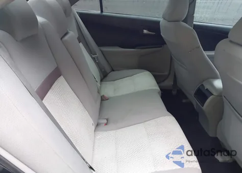 2013 Toyota Camry Le z USA, uszkodzony, nr VIN 4T4BF1FK5DR280939